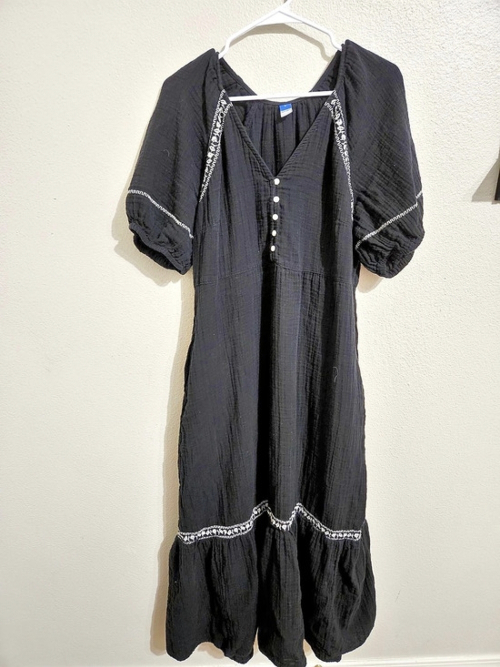Old Navy Embroidered Crinkle Gauze Midi Dress Black Large